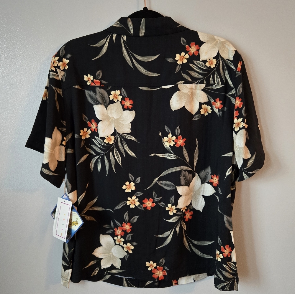 NWT Island Traders Floral Hawaiian Top Black Tropical Button Up Summer Vacation - Picture 4 of 6